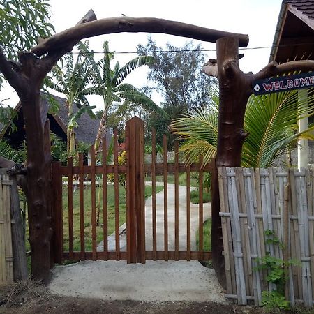 Rose Bungalow Hotel Pemenang Esterno foto