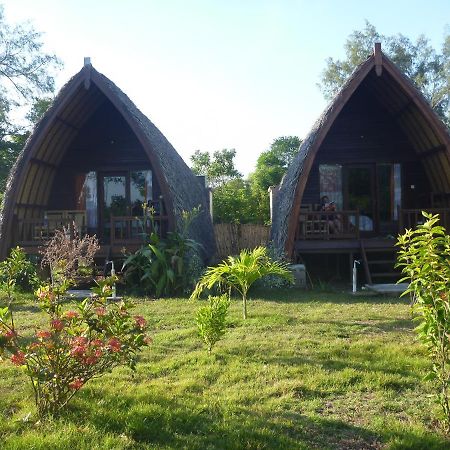 Rose Bungalow Hotel Pemenang Esterno foto