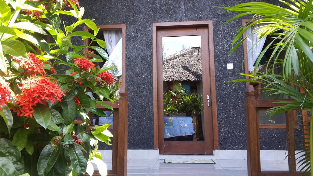 Rose Bungalow Hotel Pemenang Esterno foto