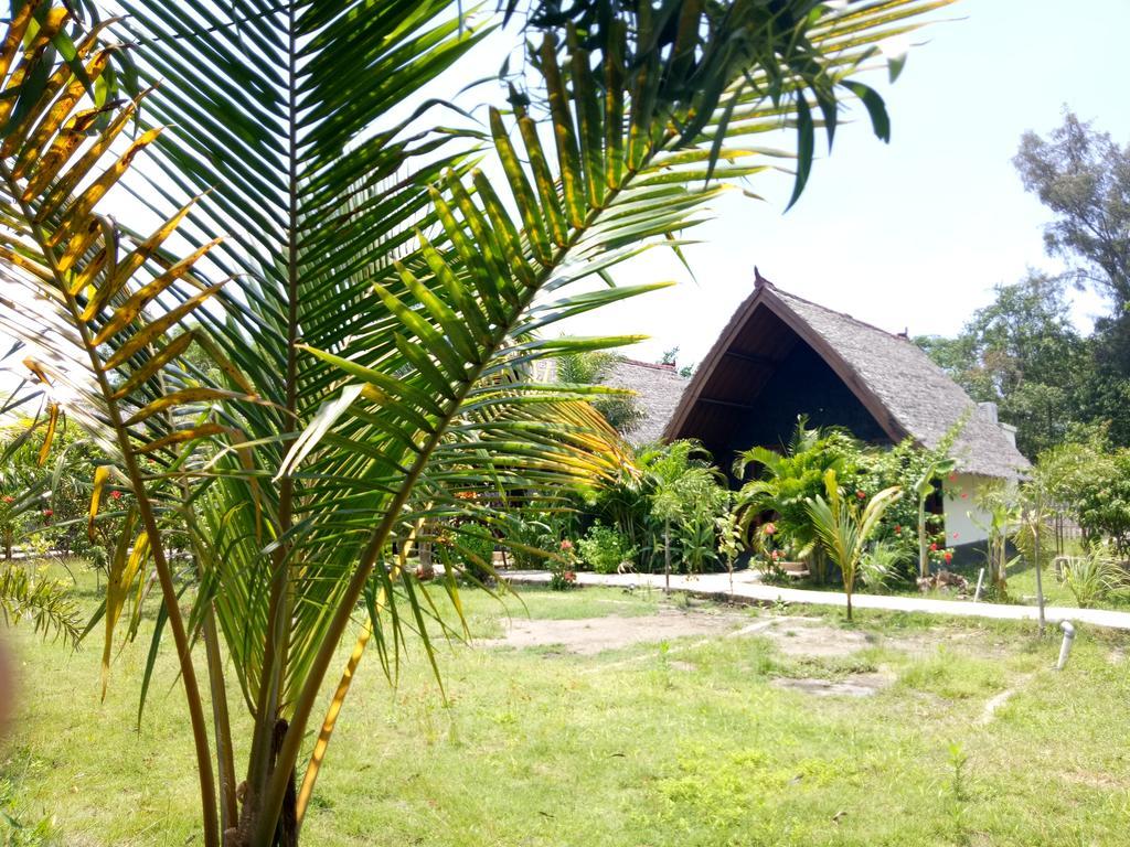 Rose Bungalow Hotel Pemenang Esterno foto