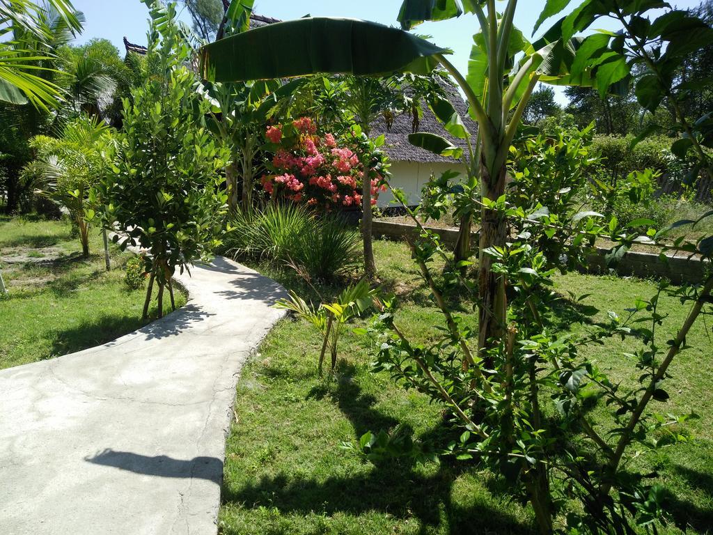 Rose Bungalow Hotel Pemenang Esterno foto