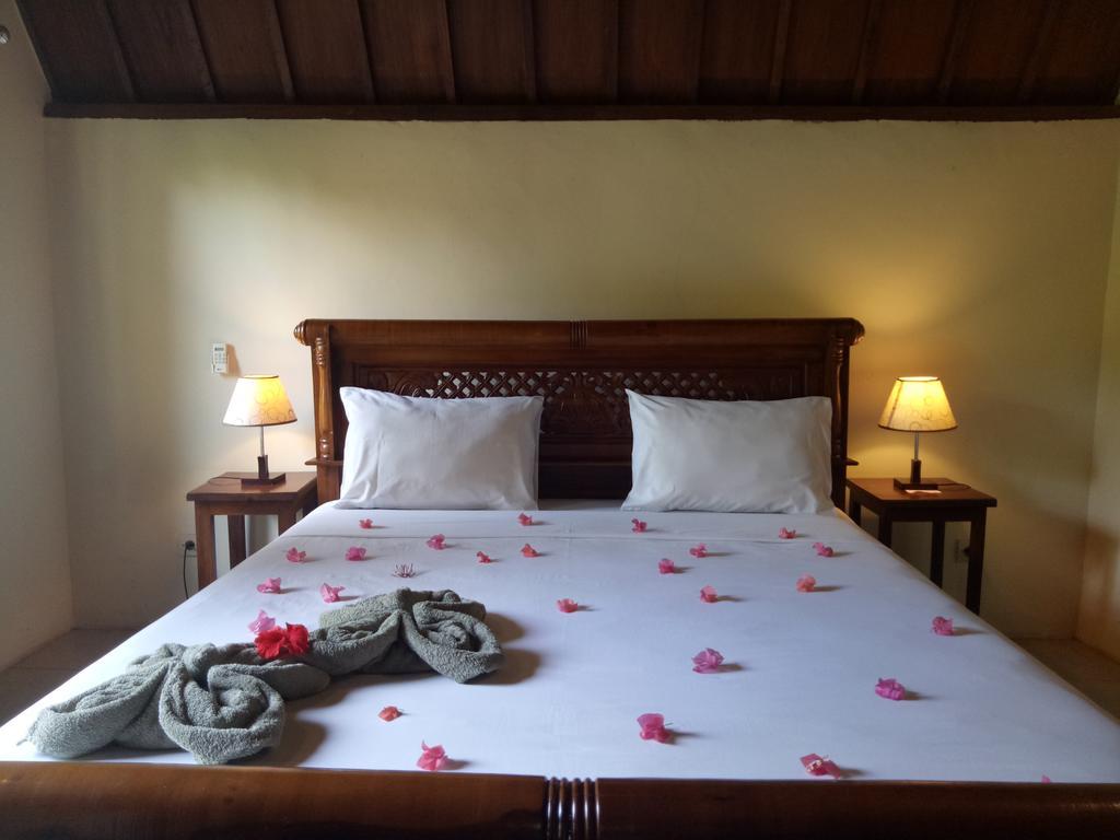 Rose Bungalow Hotel Pemenang Esterno foto
