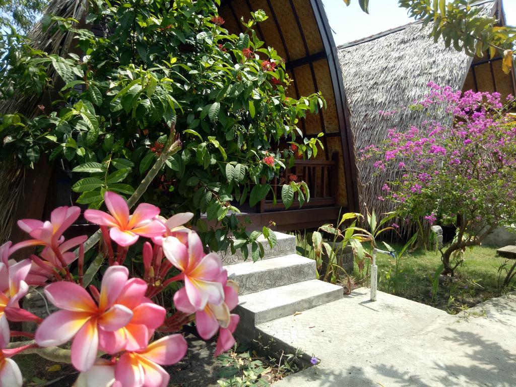 Rose Bungalow Hotel Pemenang Esterno foto