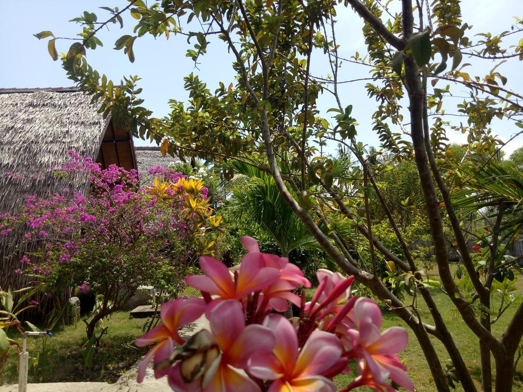 Rose Bungalow Hotel Pemenang Esterno foto