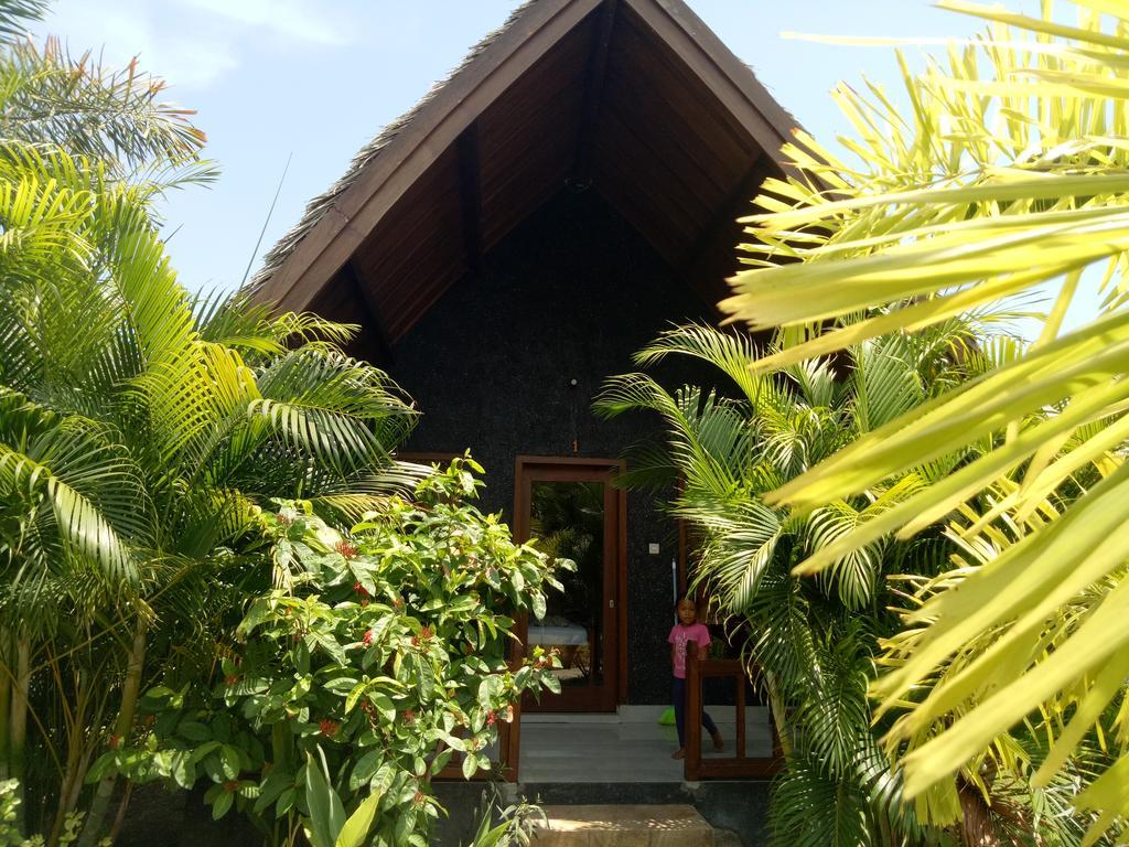 Rose Bungalow Hotel Pemenang Esterno foto