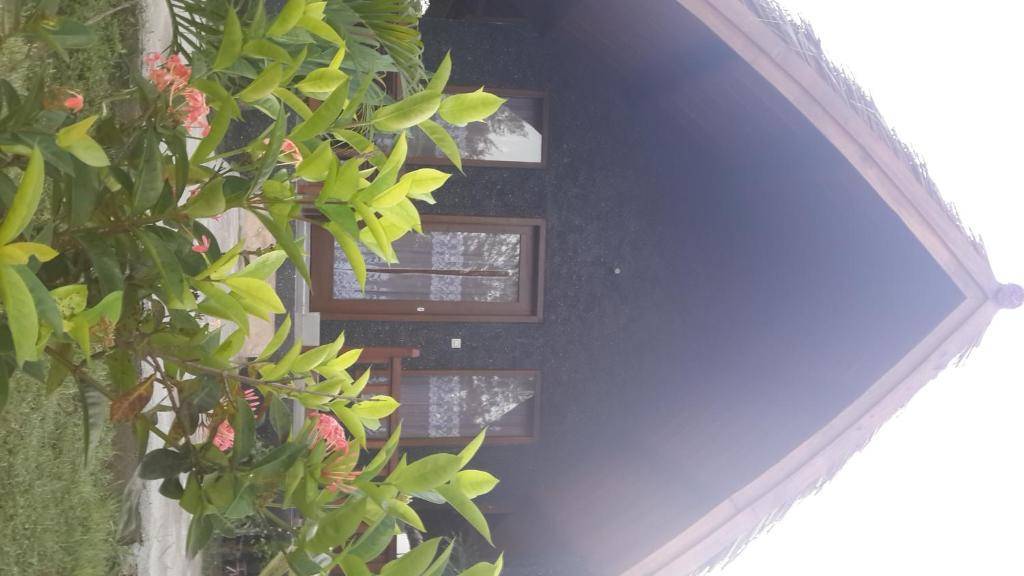 Rose Bungalow Hotel Pemenang Esterno foto